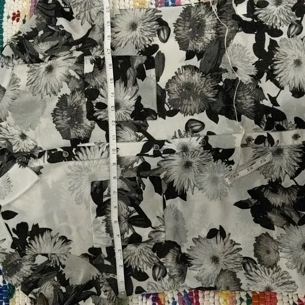 Halogen Button down - Picture 4 of 5